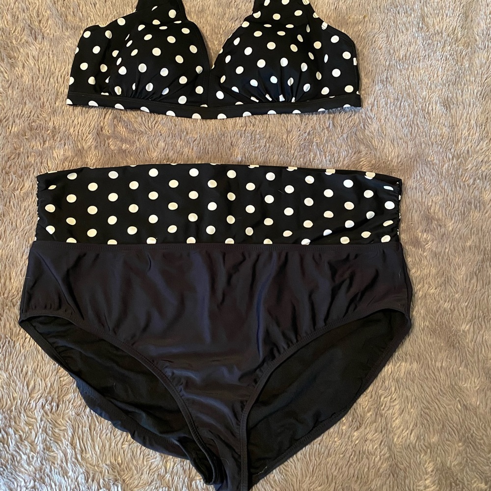 Black and White Tankini swimsuit